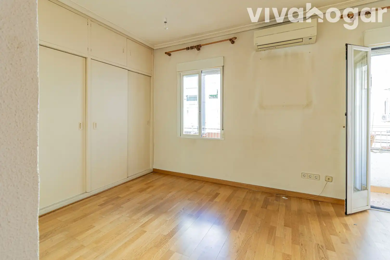 Bedroom of Flat for sale in Madrid  with Air Conditioner, Heating and Terrace