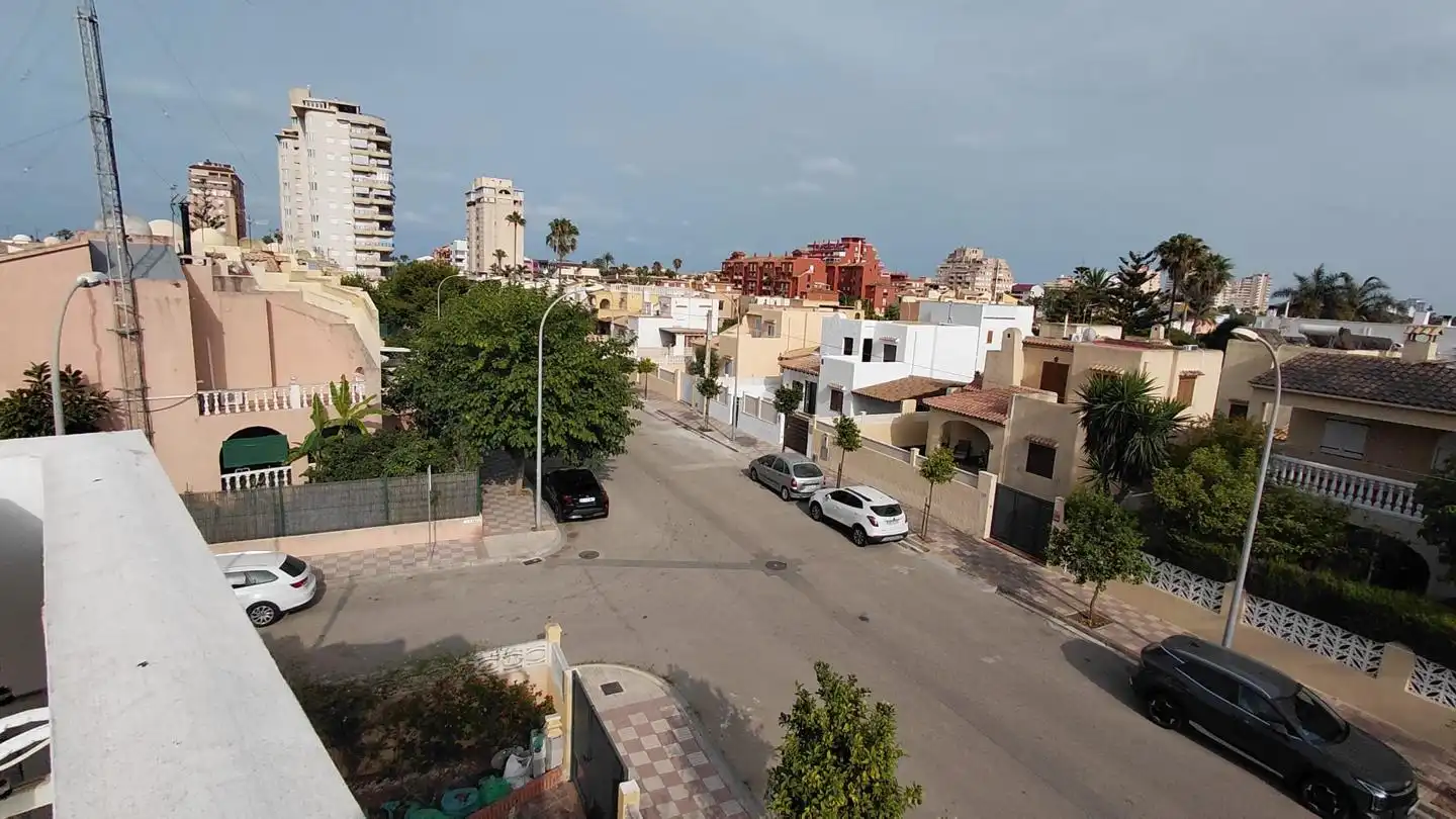 Vista exterior de Casa o chalet en venta en Tavernes de la Valldigna con Calefacción, Terraza y Amueblado