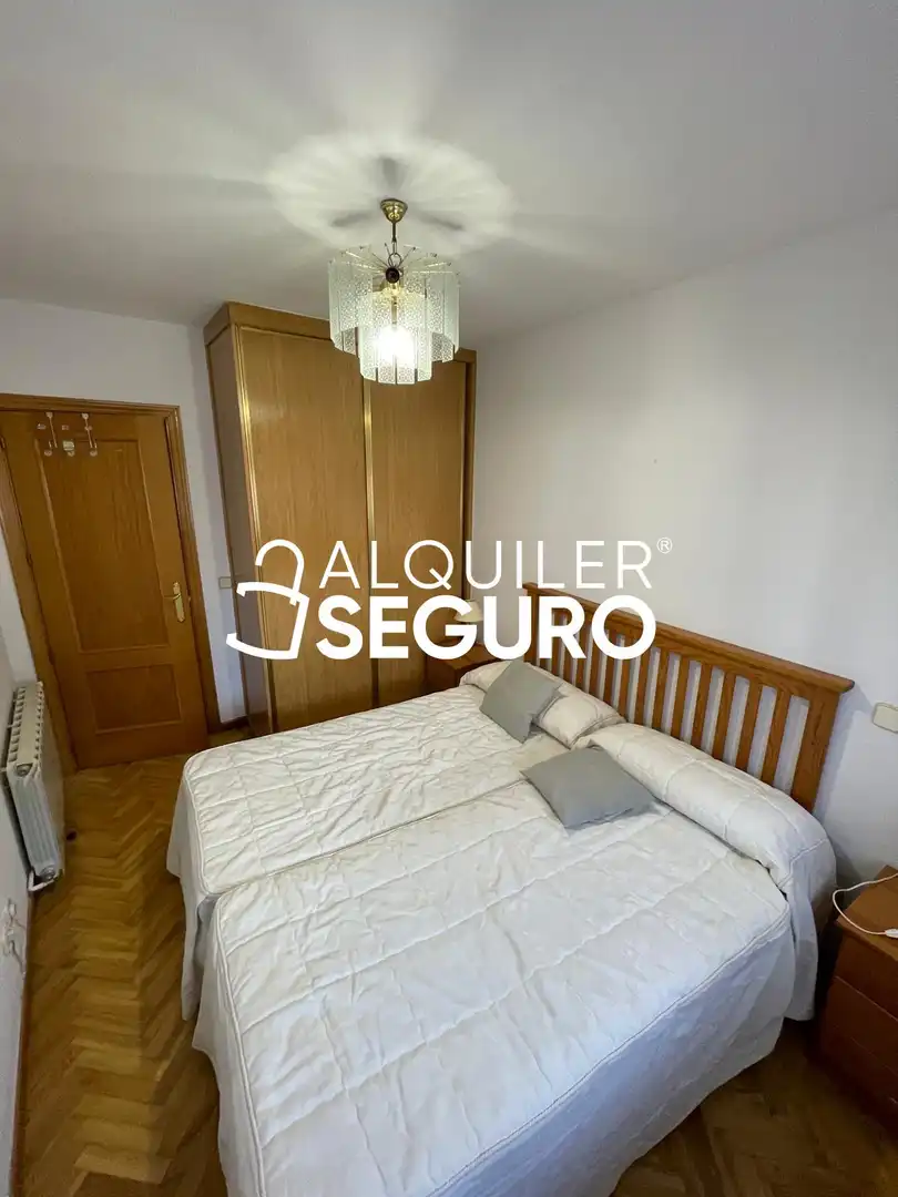 Bedroom of Flat for rent in Madrid  with Air Conditioner, Heating and Terrace