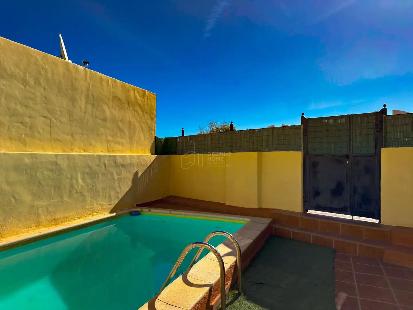 Piscina de Casa o xalet en venda en La Oliva amb Terrassa, Piscina i Moblat