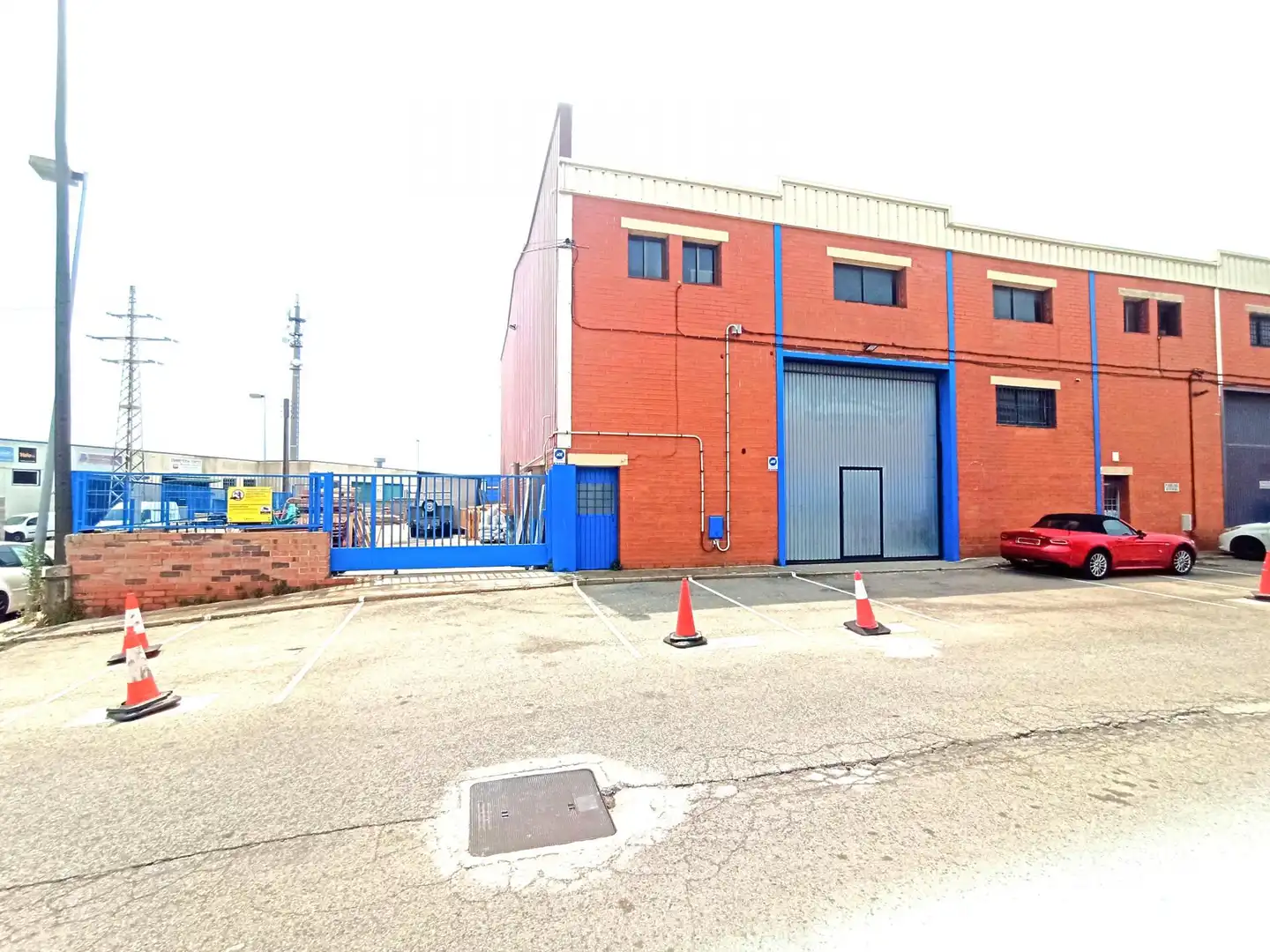 Vista exterior de Nau industrial en venda en  Tarragona Capital