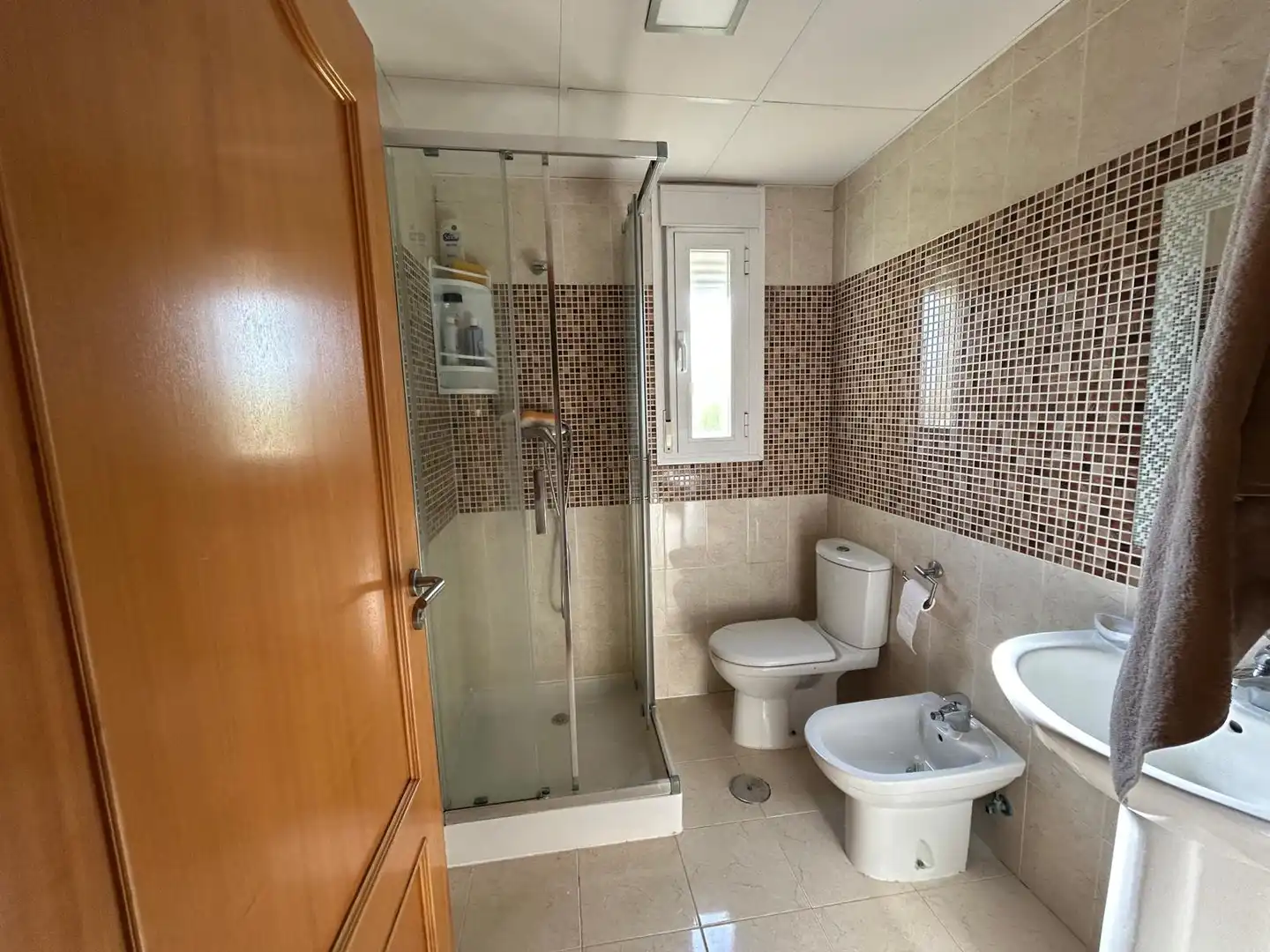 Baño de Casa adosada en venta en Poblete con Aire acondicionado, Calefacción y Jardín privado