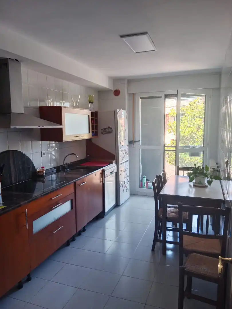 Cocina de Piso de alquiler en Aranguren con Calefacción, Amueblado y Horno