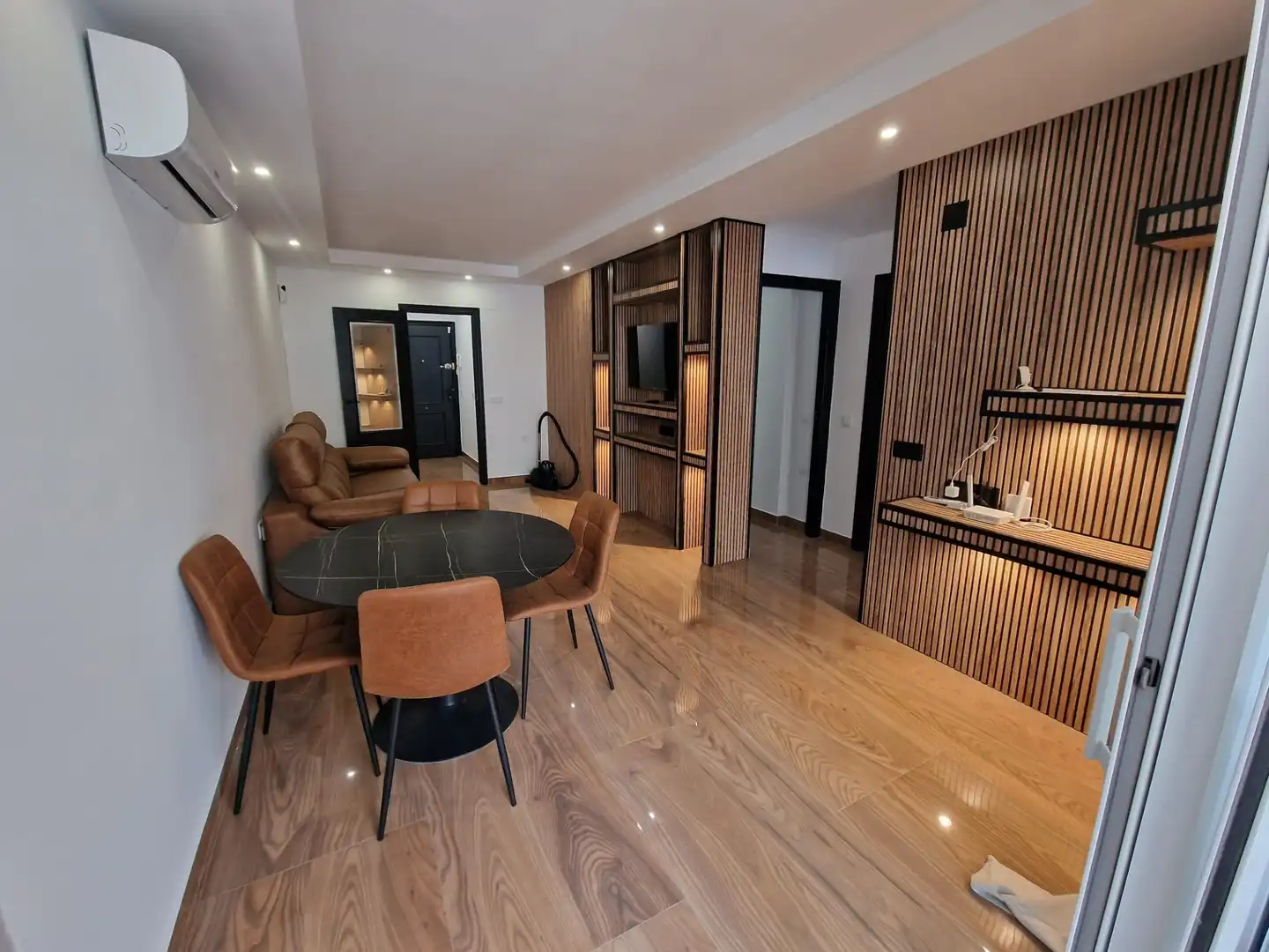 Sala d'estar de Apartament en venda en Torrevieja amb Aire condicionat, Terrassa i Moblat