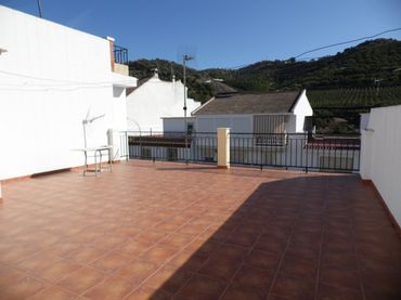 Casa rustica con balcone in vendita a Algarrobo pueblo