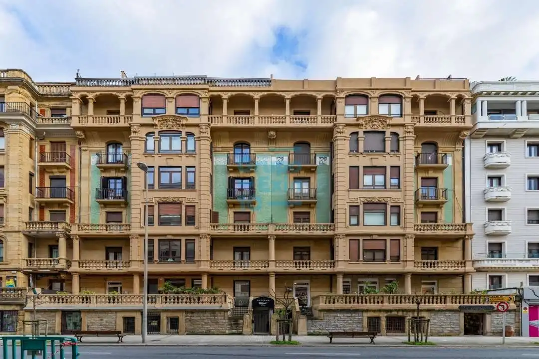 Vista exterior de Piso en venta en Donostia - San Sebastián  con Calefacción y Terraza