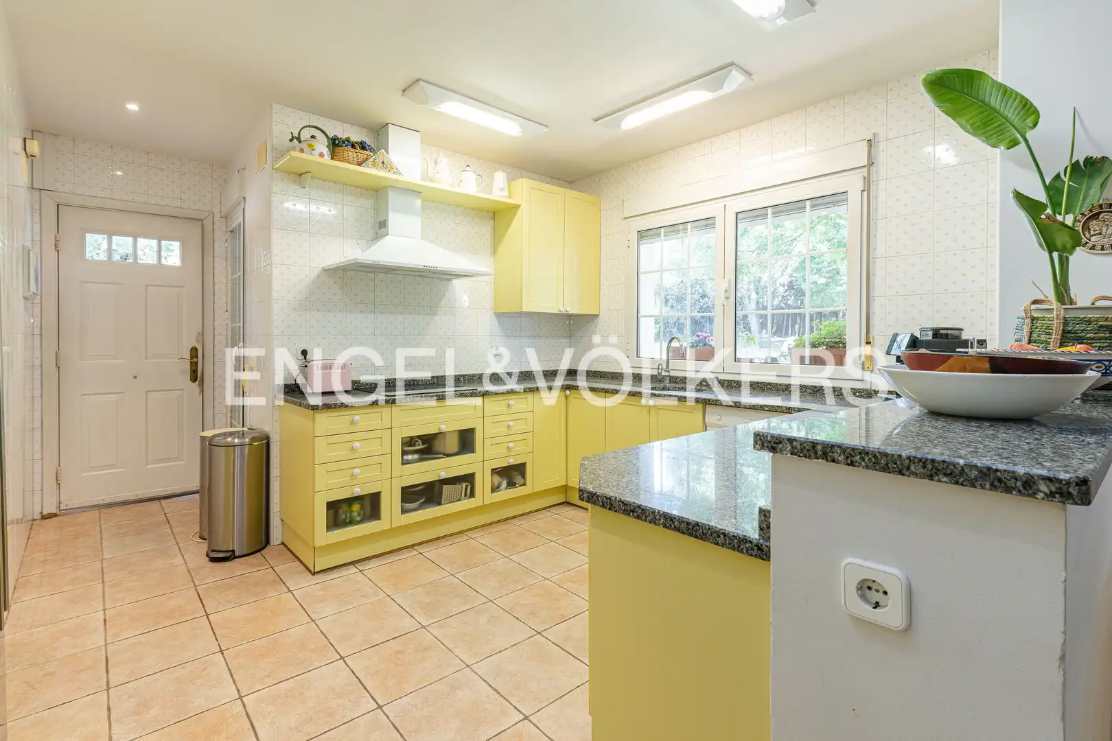 Cocina de Casa o chalet en venta en Las Rozas de Madrid con Aire acondicionado, Calefacción y Jardín privado