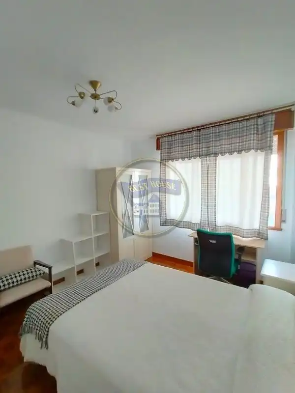 Bedroom of Flat for rent in Vigo   with Parquet flooring, Terrace and Furnished