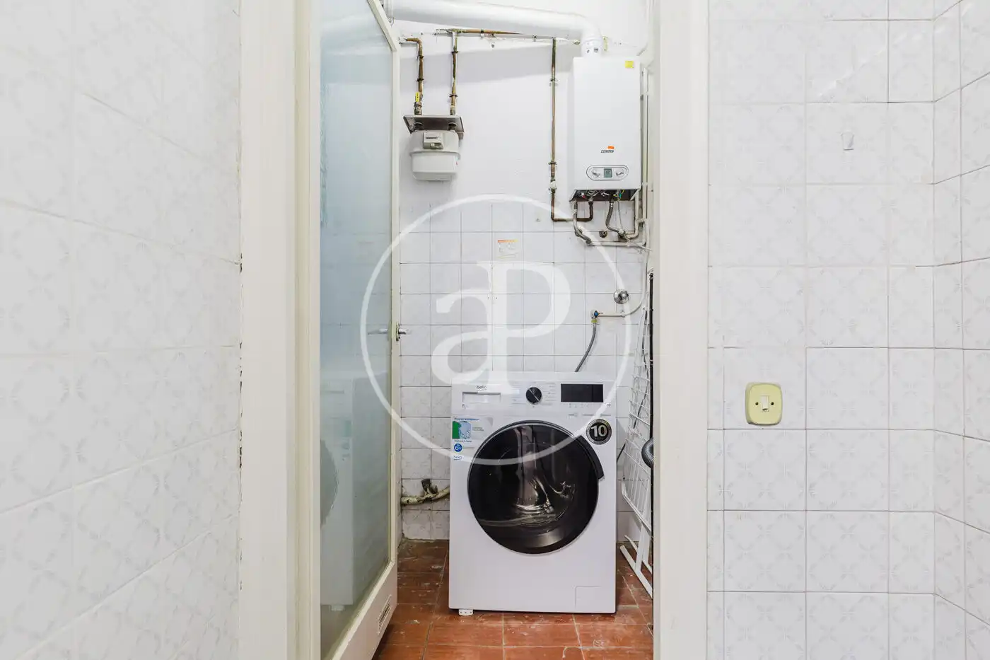 Bathroom of Flat for rent in Barcelona  with Air Conditioner, Heating and Furnished
