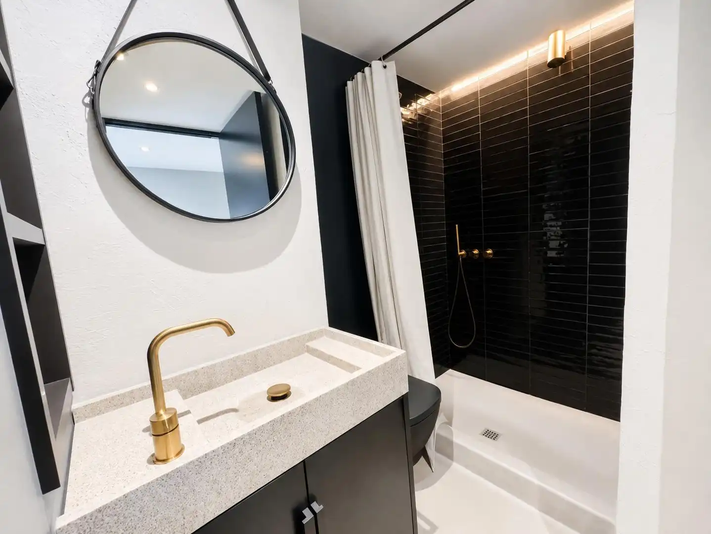 Bathroom of Flat for sale in  Palma de Mallorca  with Air Conditioner, Heating and Terrace