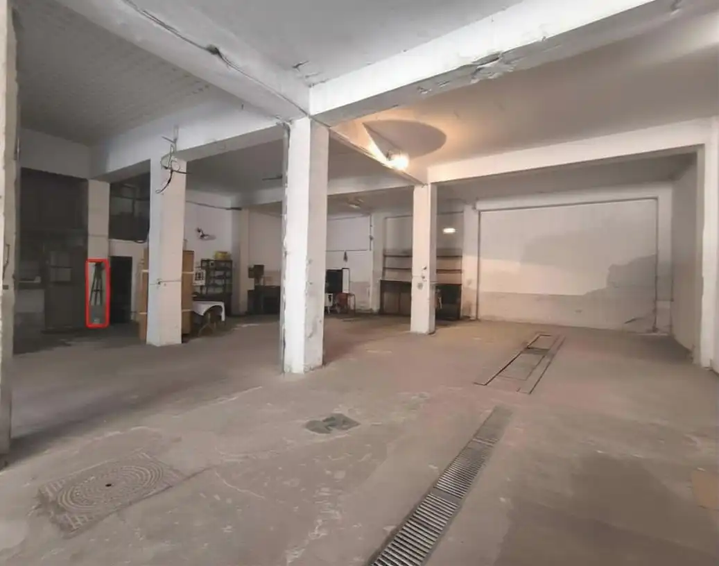 Local comercial en venta en Calle MADRID