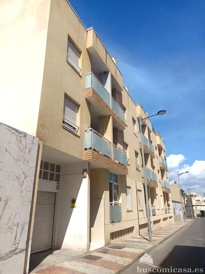 Vista exterior de Planta baixa en venda en Roquetas de Mar amb Moblat i Piscina comunitària