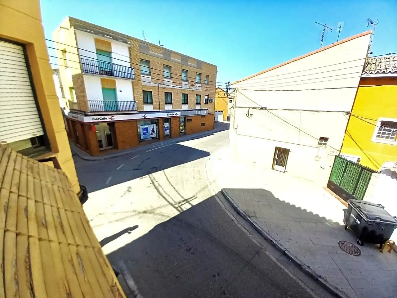 Vista exterior de Casa o xalet en venda en Gelsa amb Calefacció, Jardí privat i Terrassa
