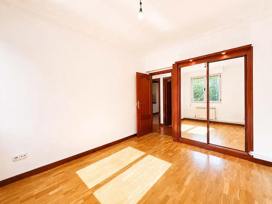 Habitación de Piso en venta en Vitoria - Gasteiz con Calefacción, Parquet y Terraza