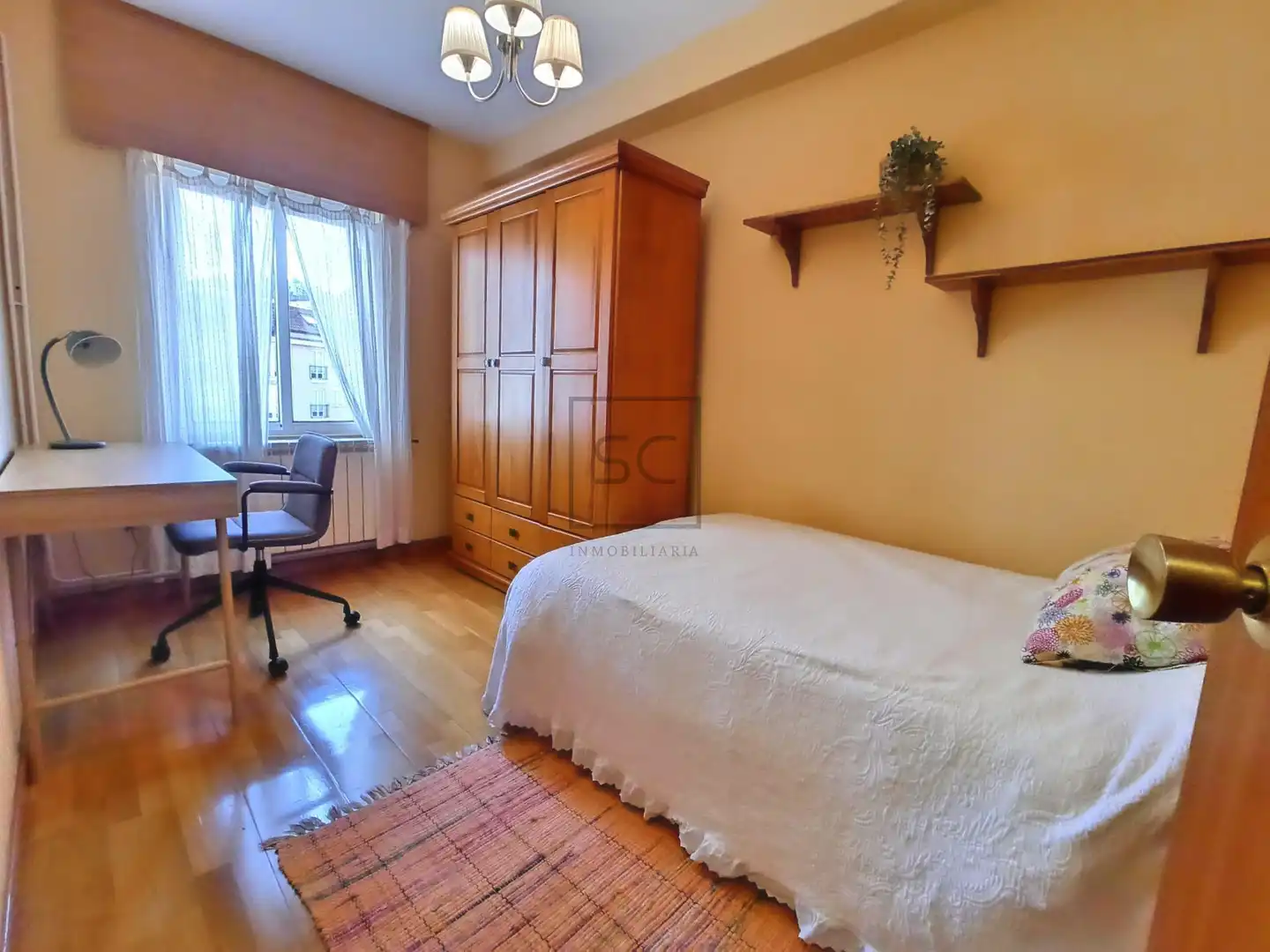 Habitación de Piso en venta en Pontedeume con Calefacción y Amueblado
