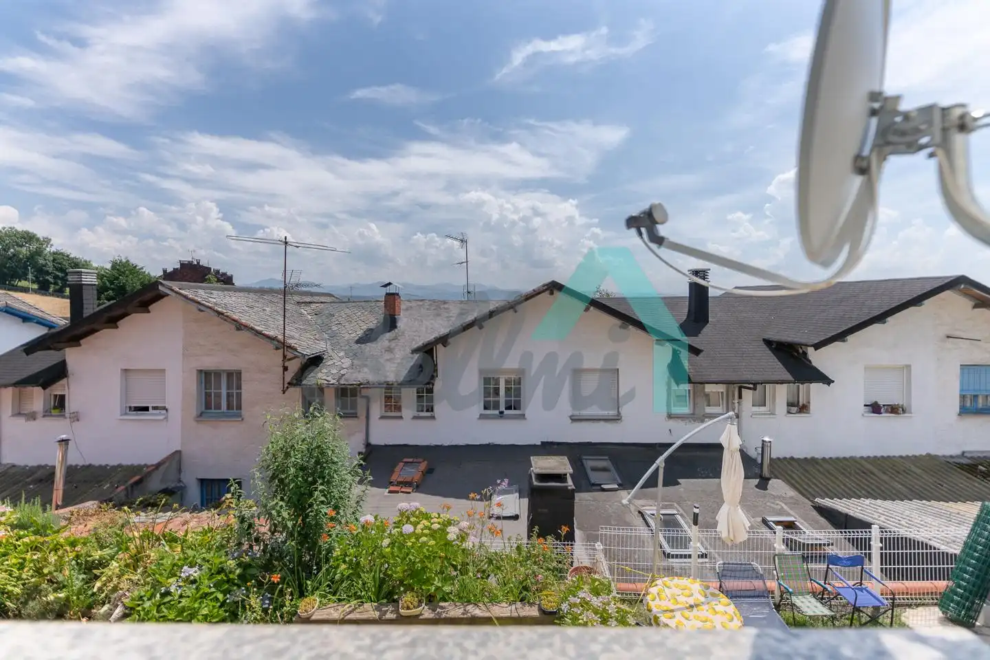 Außenansicht von Einfamilien-Reihenhaus zum Verkauf in Tineo mit Privatgarten