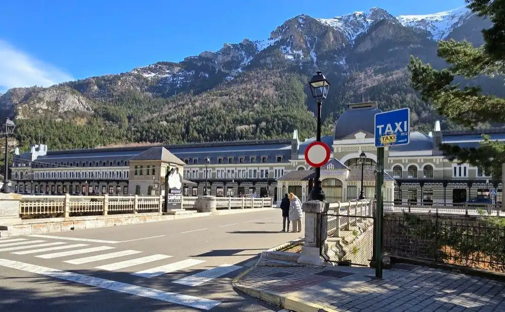 Vista exterior de Dúplex en venta en Canfranc con Calefacción y Trastero