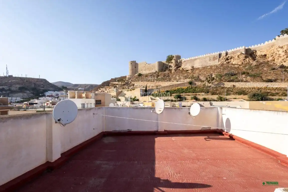 Terraza de Piso en venta en Almería con Calefacción y Balcón