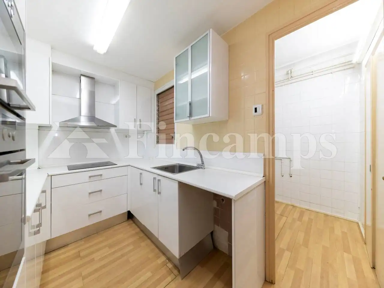 Cuina de Pis en venda en Sabadell amb Calefacció, Parquet i Terrassa