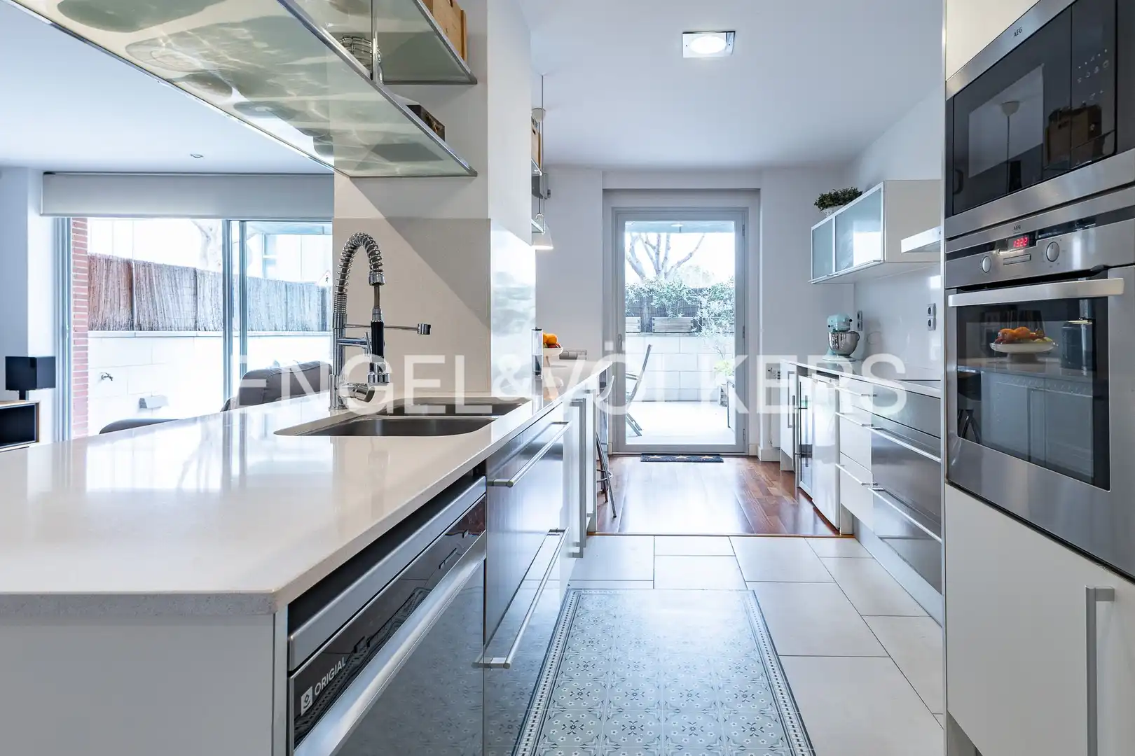 Cocina de Piso en venta en Sant Cugat del Vallès con Aire acondicionado, Calefacción y Jardín privado