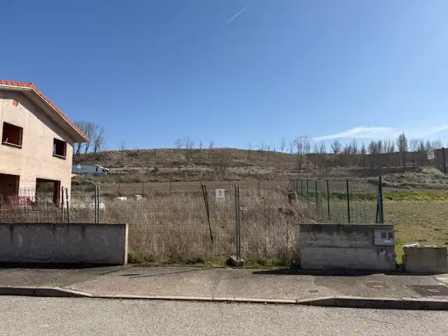 Residential zum Verkauf in Buniel