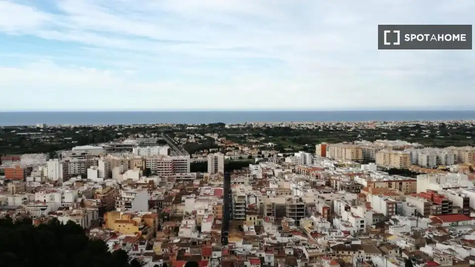 Vista exterior de Piso de alquiler en Oliva con Aire acondicionado, Calefacción y Amueblado