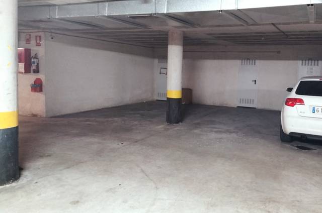 Garaje en Alquiler en Calle Dr. Lopez Garzon, 1 en Ampuero