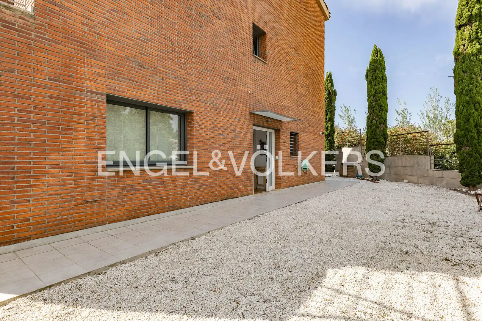 Vista exterior de Casa adosada de alquiler en Tiana con Aire acondicionado, Calefacción y Jardín privado