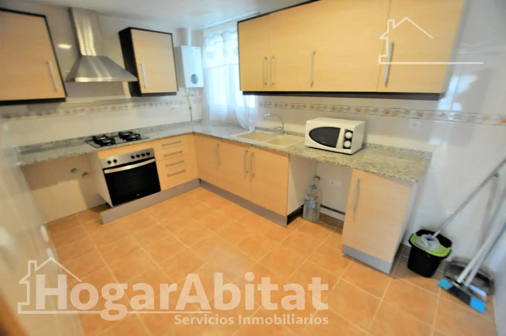 Appartamento con balcone in vendita a Calle Isabel de Villena, imagen 5
