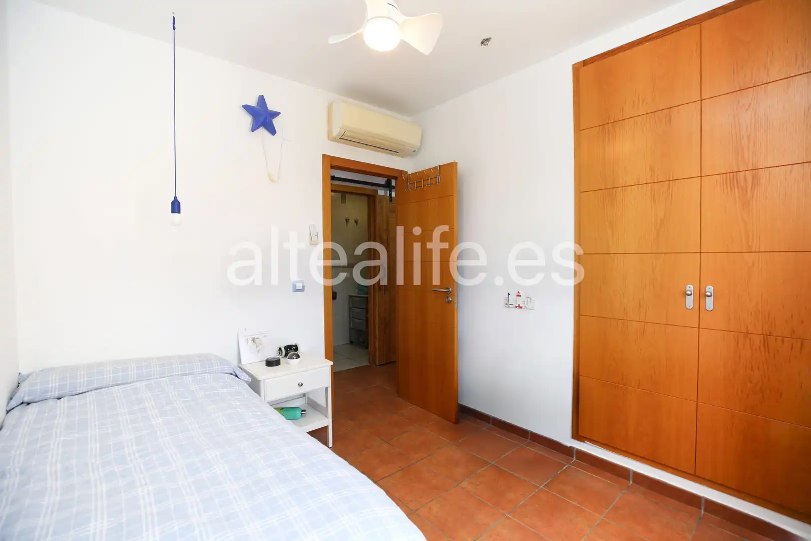 Habitación de Casa adosada en venta en La Nucia con Aire acondicionado, Jardín privado y Terraza