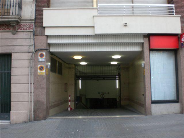 Foto 1 de Garaje de alquiler en  Avenida Roma, 120, La Nova Esquerra de l'Eixample, Barcelona