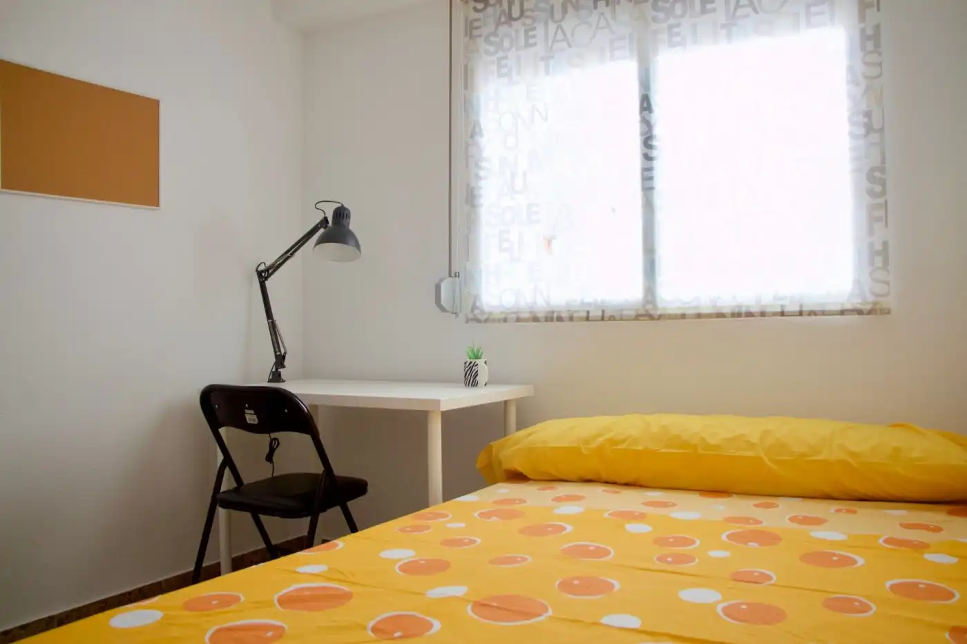 Schlafzimmer von Wohnung zur Miete in Moncada mit Klimaanlage, Möbliert und Balkon