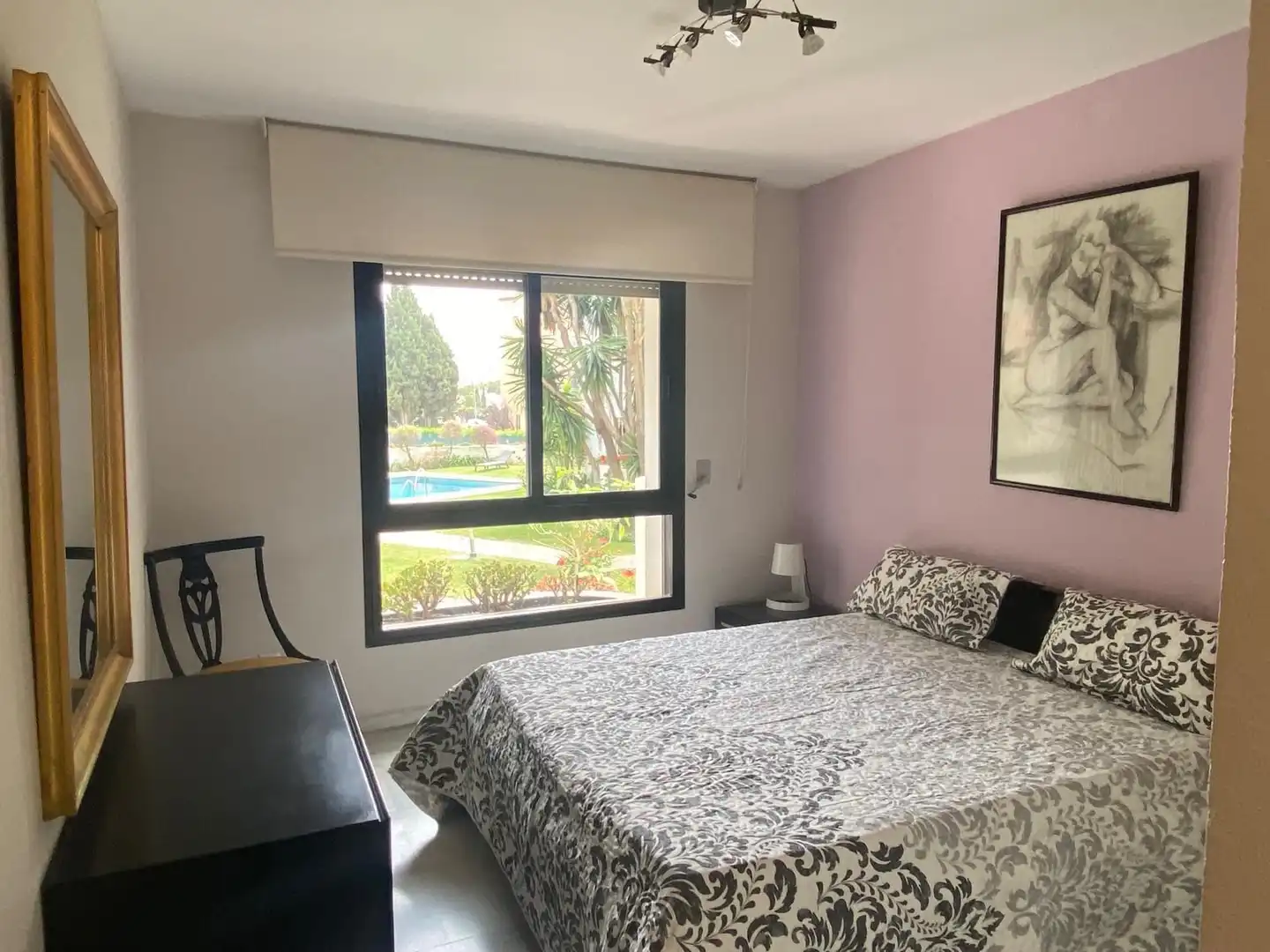 Habitación de Piso de alquiler en Marbella con Amueblado y Se aceptan mascotas