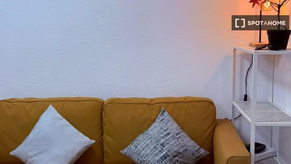 Sala d'estar de Pis de lloguer en Madrid amb Aire condicionat, Calefacció i Moblat