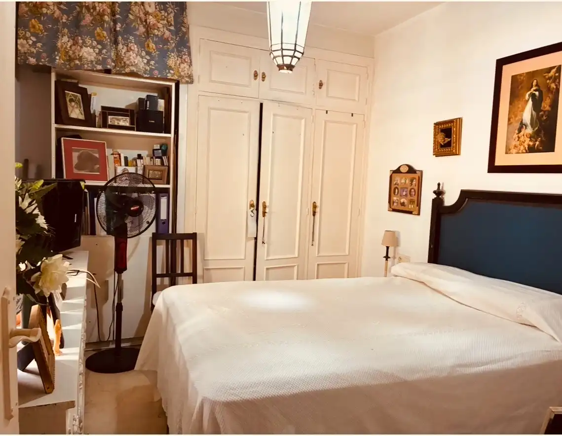 Dormitori de Apartament en venda en Sevilla amb Aire condicionat