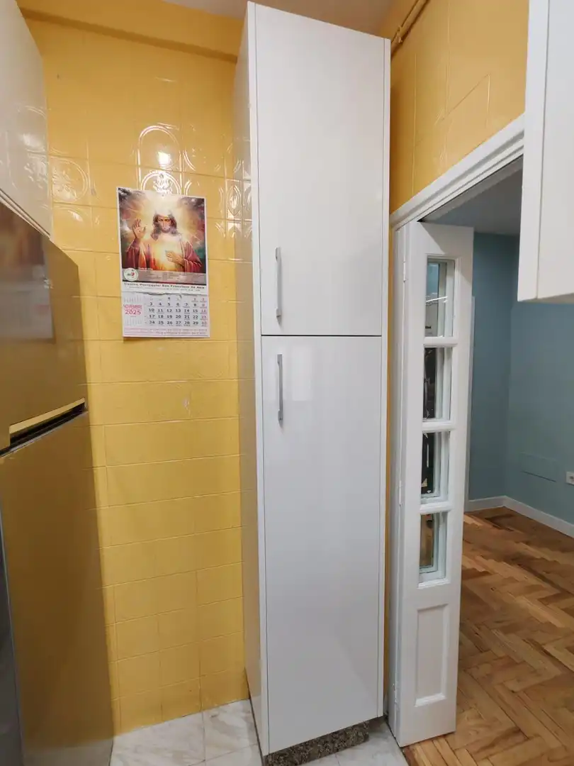 Cocina de Piso de alquiler en Vigo  con Calefacción y Balcón