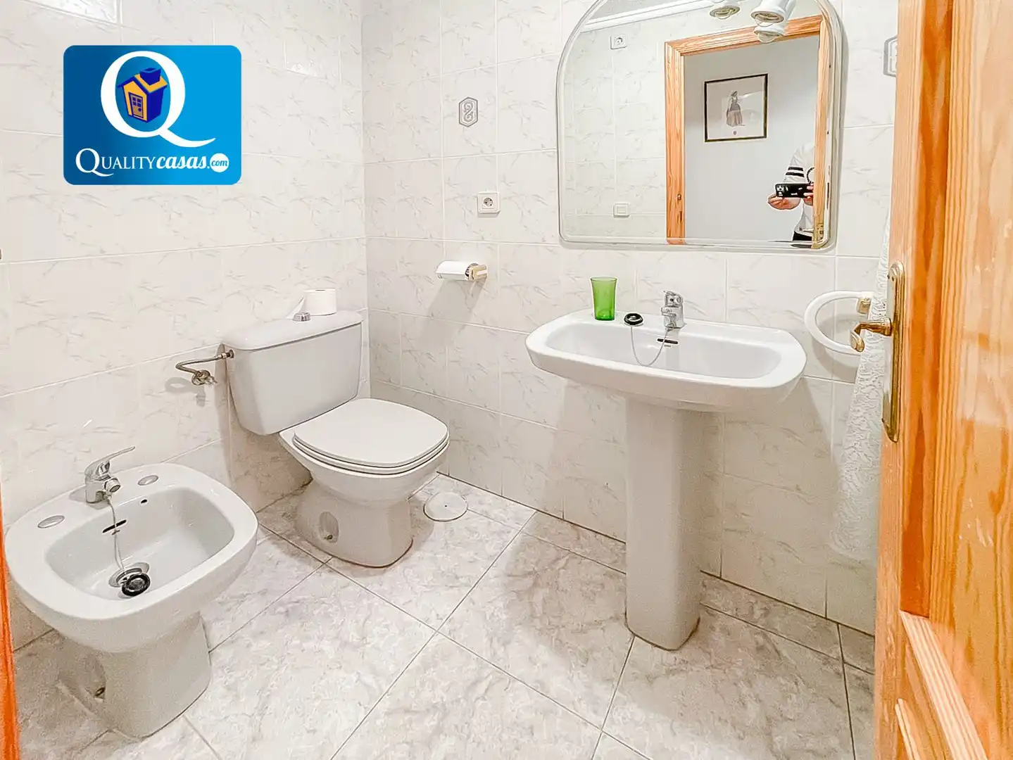 Bathroom of Flat for rent in Torrevieja  with Terrace