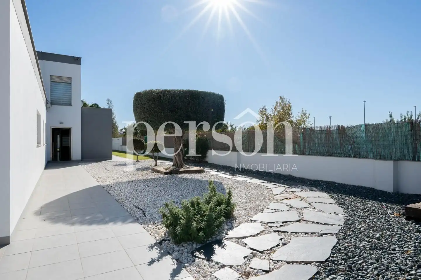 Terraza de Casa o chalet en venta en La Pobla de Vallbona con Aire acondicionado, Calefacción y Jardín privado