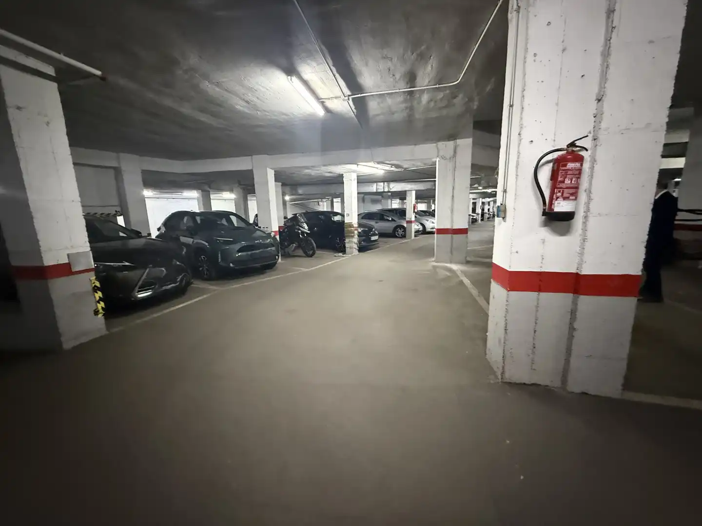 Parkplatz von Wohnung zum Verkauf in Madrid mit Klimaanlage, Heizung und Privatgarten