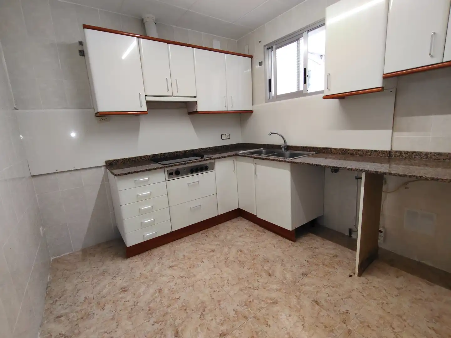 Cocina de Piso en venta en Ripollet con Calefacción, Parquet y Terraza