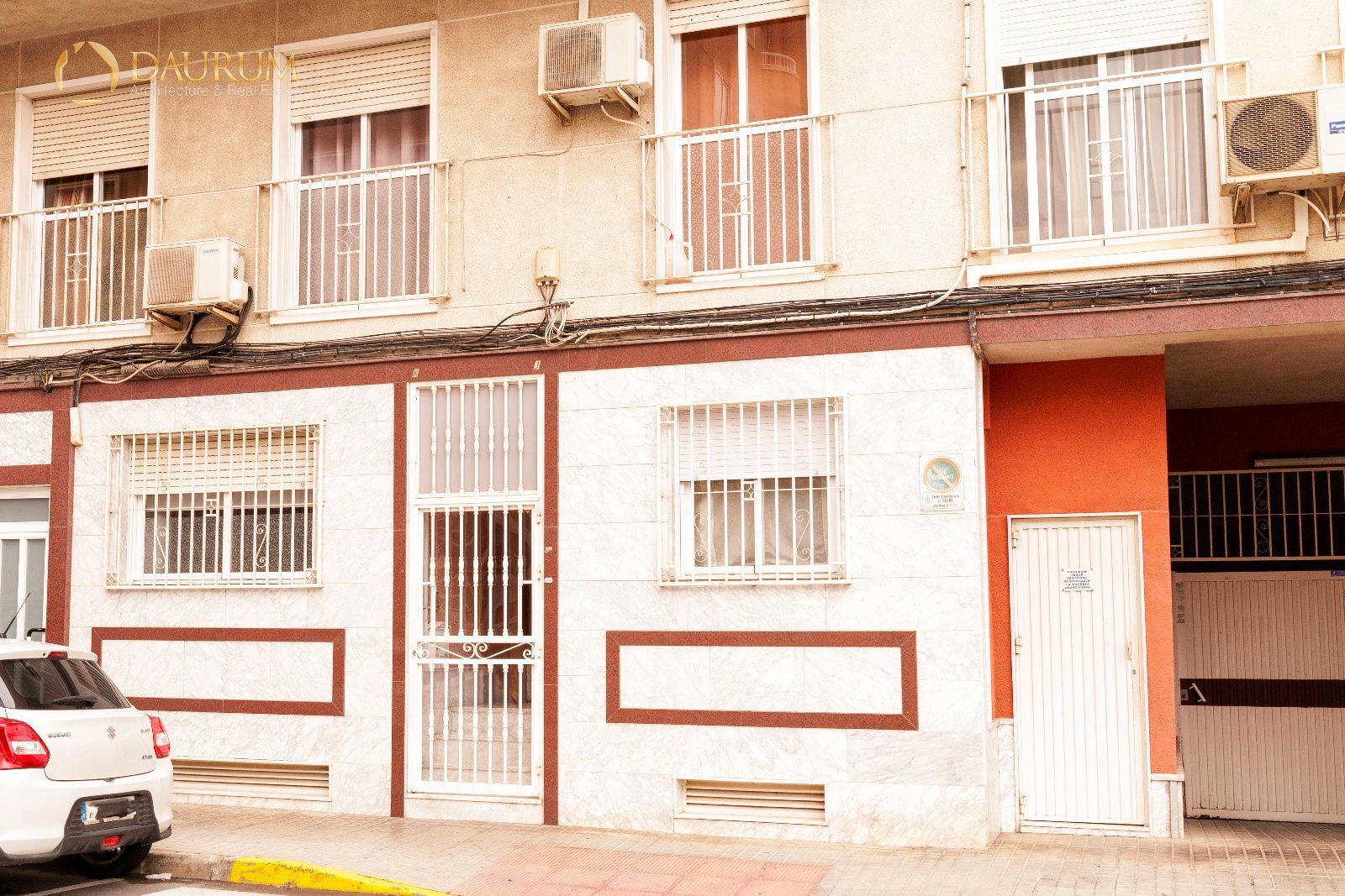 Vista exterior de Garatge en venda en Elche / Elx