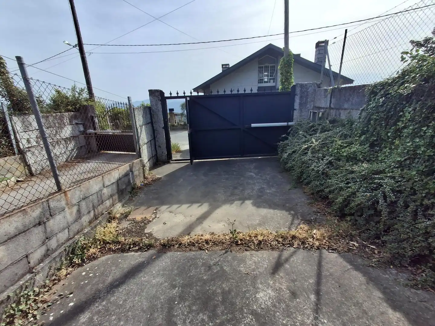 Parking of Houses for sale in Barbadás  with Air Conditioner, Heating and Private garden