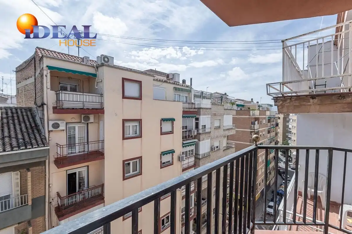 Piso con ascensor en venta en Calle MARQUES DE MONDEJAR, imagen 2