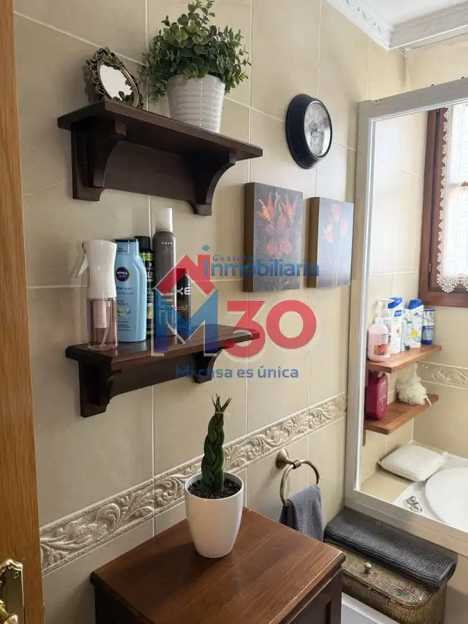 Bathroom of Houses for sale in Miranda de Ebro  with Heating, Terrace and Storage room