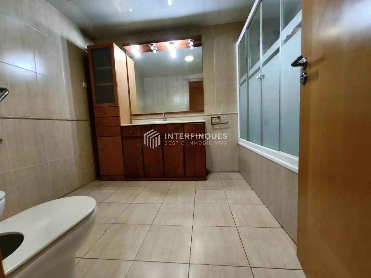 Baño de Dúplex en venta en Badalona con Calefacción, Parquet y Terraza