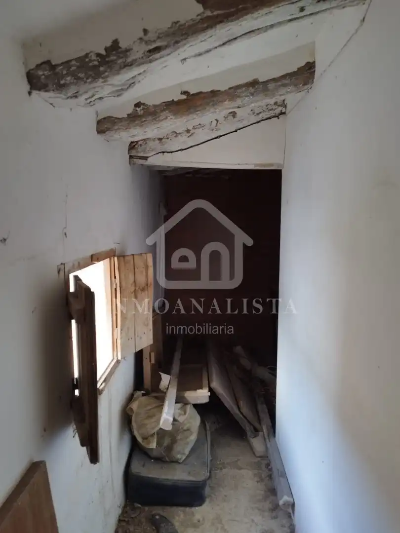 Houses for sale in Requena  with Private garden