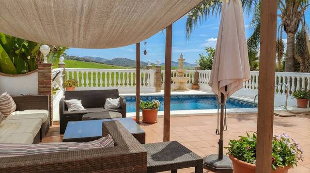 Finca rústica en Venta en Almogía