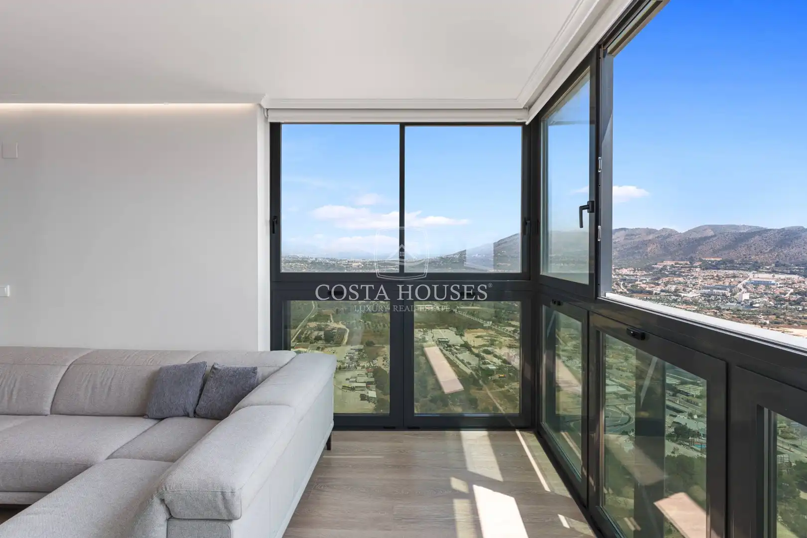 Exterior view of Attic for sale in Benidorm  with Air Conditioner, Private garden and Terrace