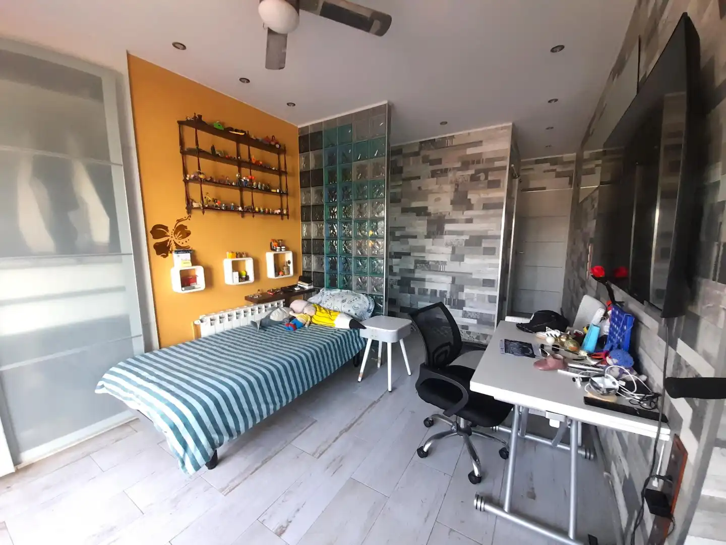 Habitación de Ático en venta en El Prat de Llobregat con Calefacción y Horno