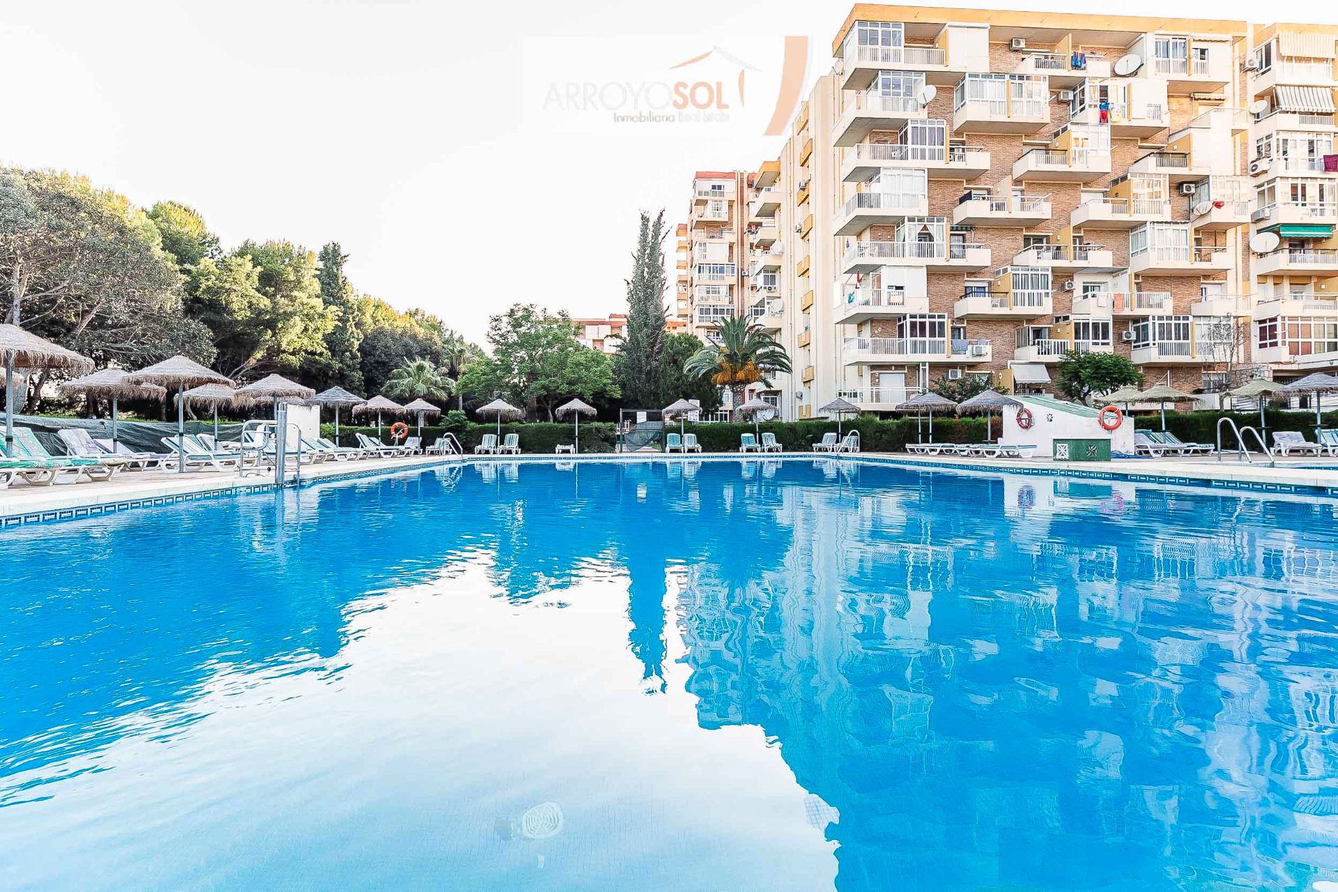 Swimming pool of Study to rent in Benalmádena  with Furnished and Community pool